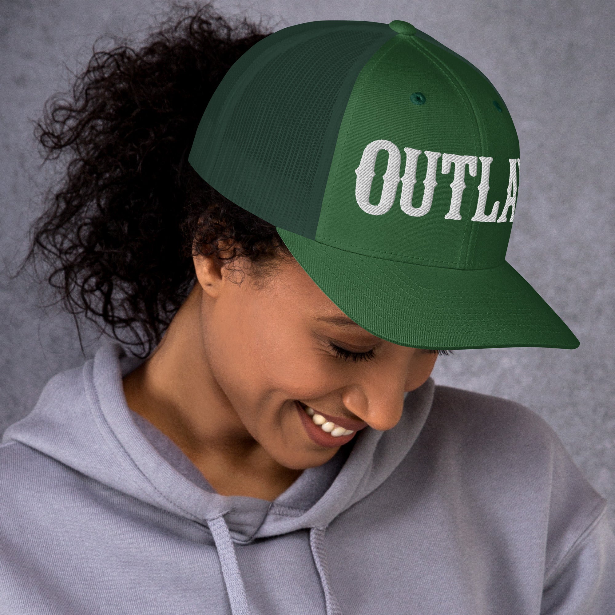 OUTLAW Retro Trucker Cap