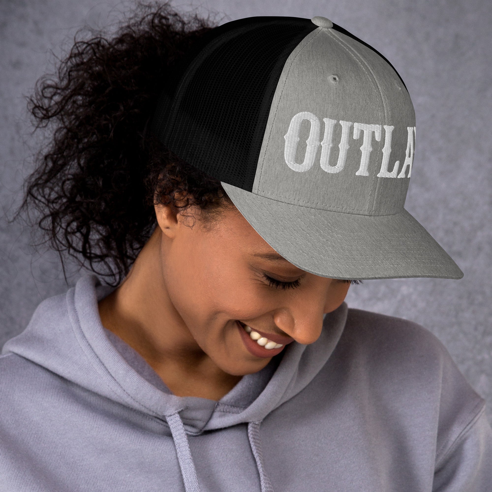 OUTLAW Retro Trucker Cap