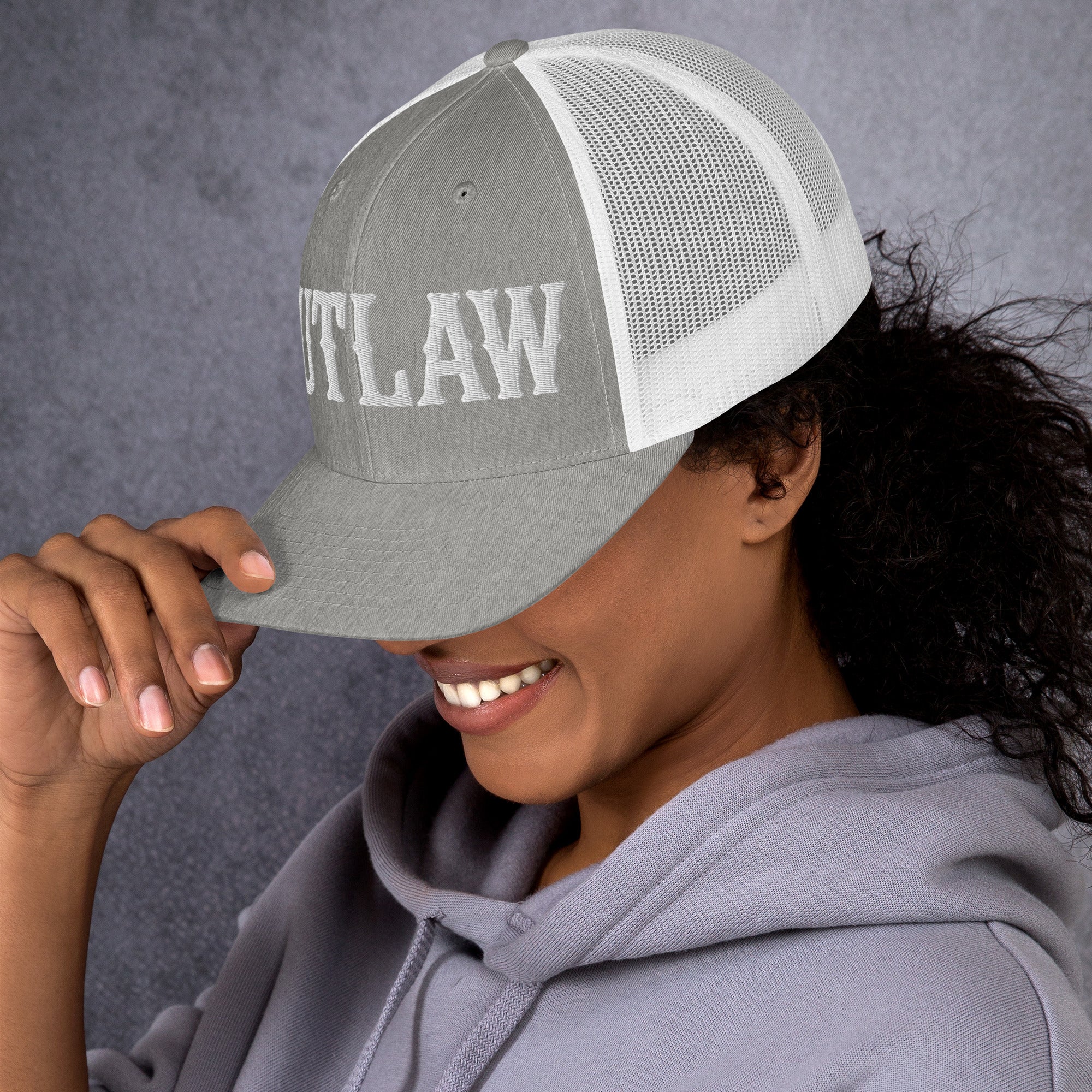 OUTLAW Retro Trucker Cap