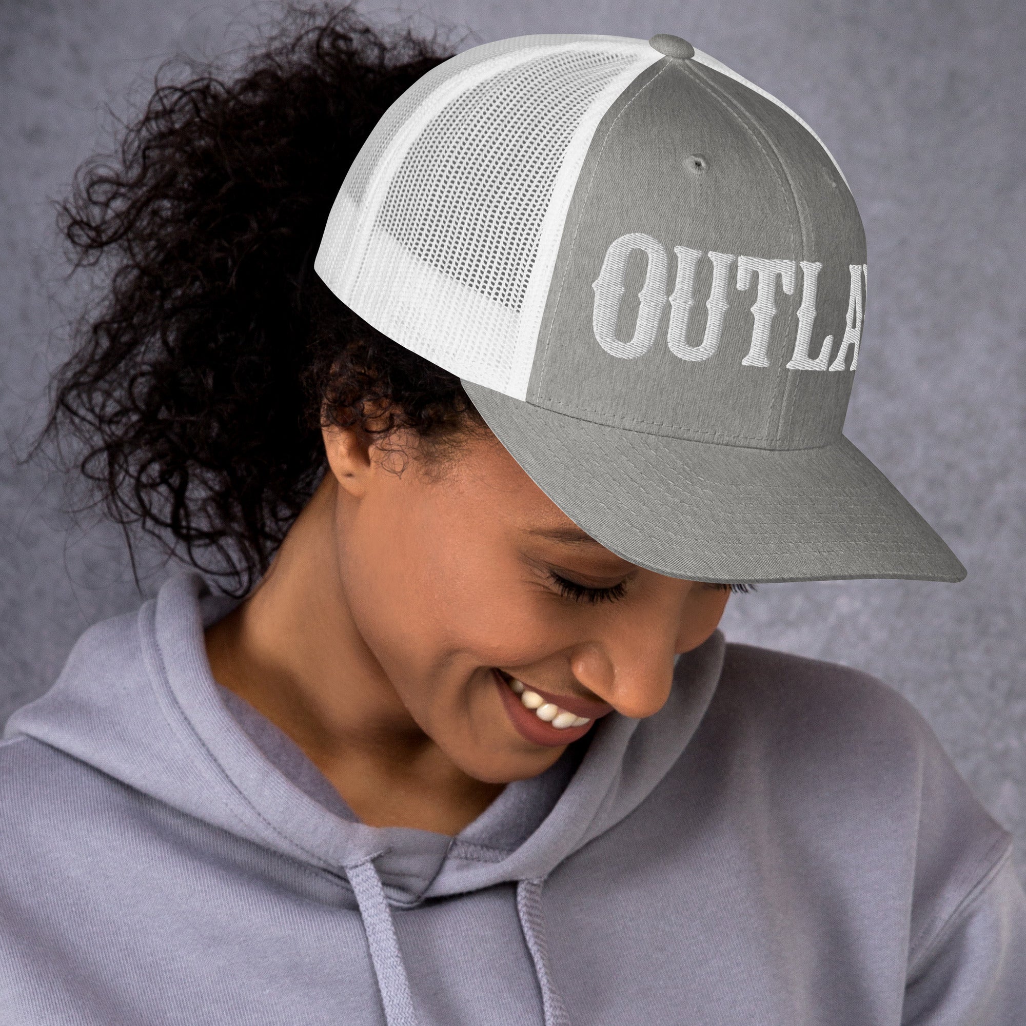 OUTLAW Retro Trucker Cap