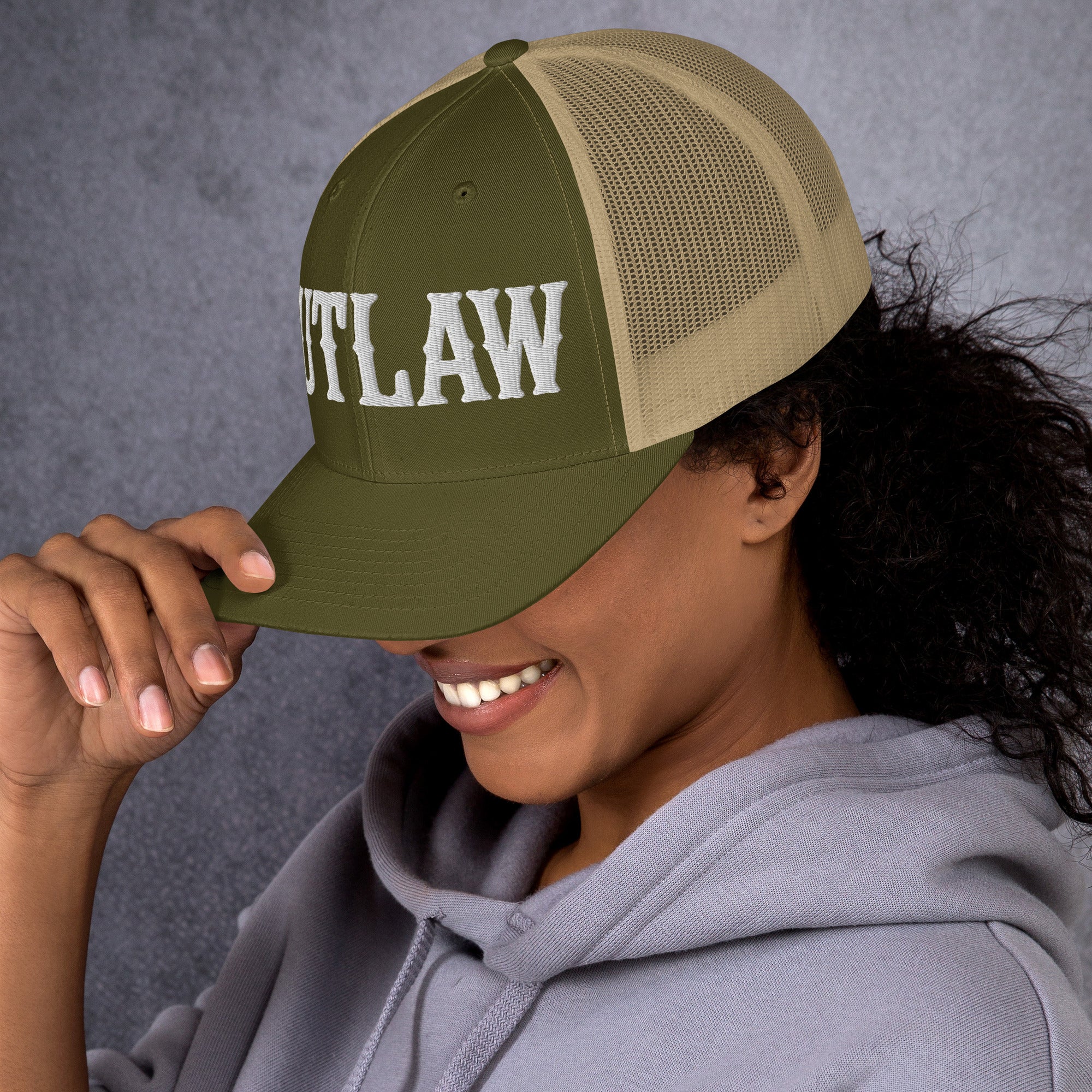 OUTLAW Retro Trucker Cap