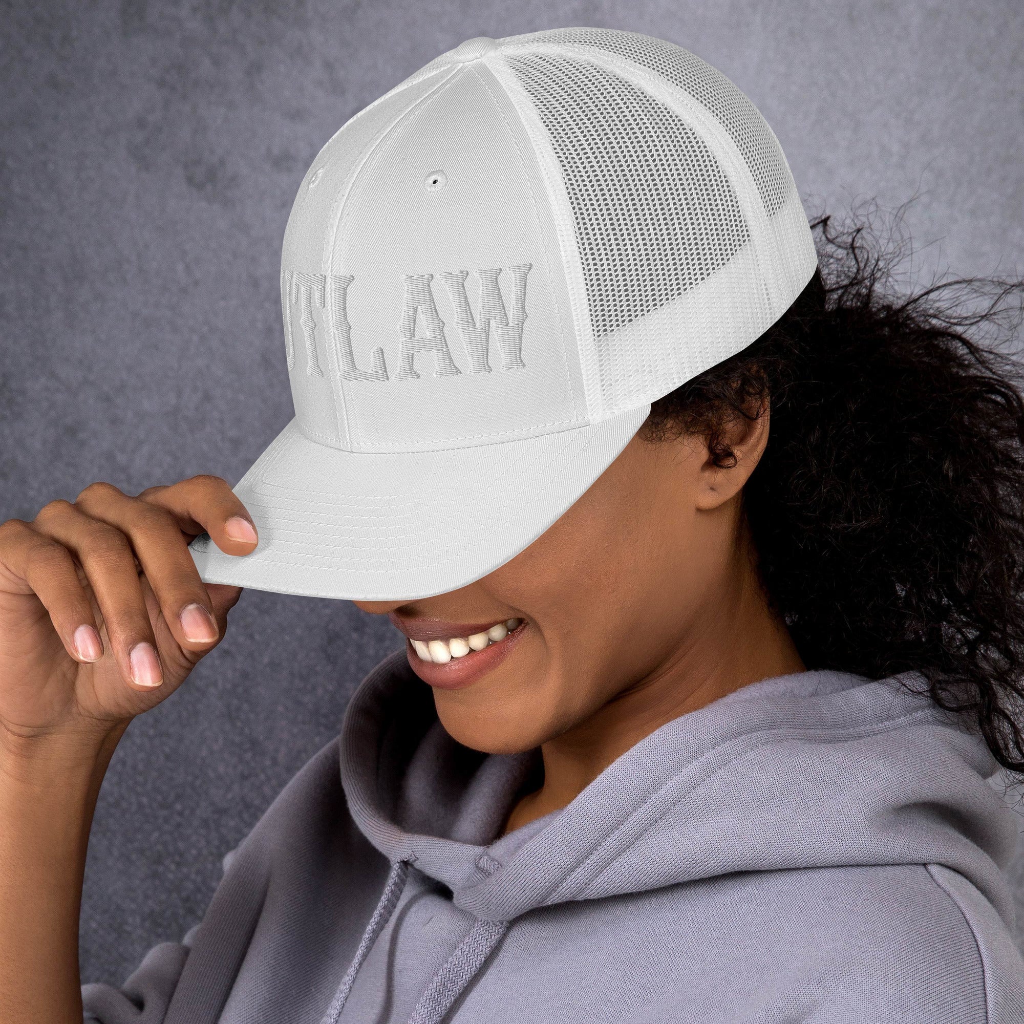 OUTLAW Retro Trucker Cap